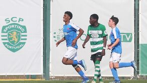 Sporting continua a marcar passo