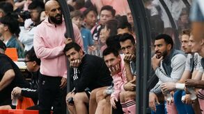 Ausência de Messi enfurece governo de Hong Kong: adeptos pagaram 900 euros por bilhetes para... nada