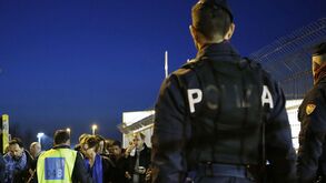 A polícia e o futebol: protestos em Itália ameaçam Inter-At. Madrid da Champions