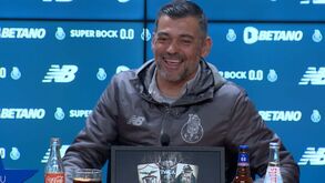 Sérgio Conceição bem-humorado no final de conferência de imprensa: «Não estão com muita vontade hoje...»