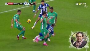 O tira-teimas por Iturralde González: «Não há nada» para três penáltis pedidos pelo FC Porto