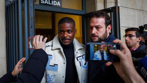 William Carvalho clama inocência