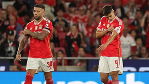 Líderes limpam sem faltas: dupla titular na Luz em evidência