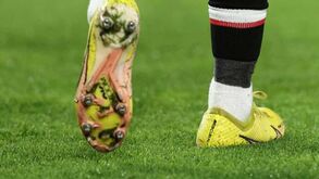 IFAB analisa nova regra revolucionária: árbitro poderia decretar período para jogadores se acalmarem