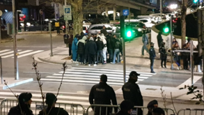 Advogada de Vítor Catão dá explicações a elementos dos Super Dragões à saída do tribunal