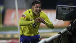 Oficial: Arouca e Cristo González prolongam ligação até 2026