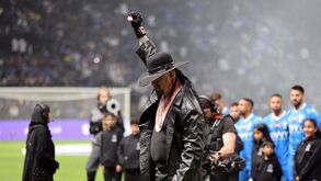 Al Nassr-Al Hilal começou com a entrada de... Undertaker