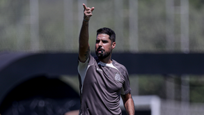 Corinthians oficializa a contratação de António Oliveira