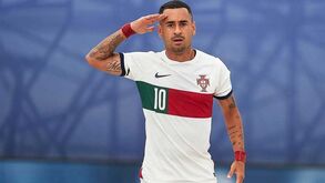 Ex-treinador apresenta o melhor do Mundo no futebol de praia: «Há quem diga que parece estar a jogar no pavilhão»