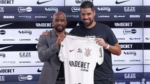 António Oliveira apresentado no Corinthians: «Esta oportunidade era irrecusável»