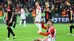 Müller usa desequilíbrios de Grimaldo para arrasar companheiros de equipa: «O Bayer joga futebol...»