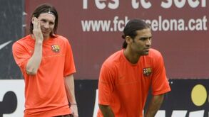 Ex-estrela do Barcelona recorda discussão acesa com Messi num treino: «Não éramos grandes amigos»