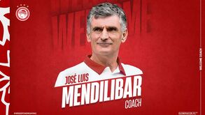 Oficial: José Luis Mendilibar substitui Carlos Carvalhal no comando técnico do Olympiacos