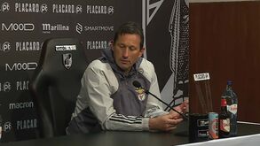 Schmidt e o V. Guimarães-Benfica: «Jogo foi totalmente afetado pelo estado do relvado»		