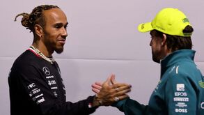 Alonso comenta mudança de Hamilton para a Ferrari: «Parecia muito comprometido com a Mercedes...»