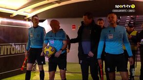 Schmidt questionou Luís Godinho no túnel do V. Guimarães-Benfica: conheça o motivo