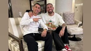 Otamendi recebe parabéns de colegas: «Que passes um excelente dia, general»