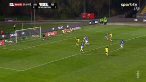 Jason fintou Fábio Cardoso e rematou sem hipóteses para Diogo Costa: o terceiro golo do Arouca ao FC Porto