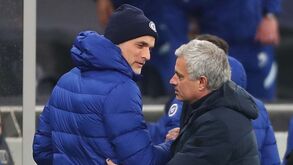 Carrossel de treinadores: Tuchel oferece-se ao Barcelona e Mourinho pode estar mais perto do Bayern