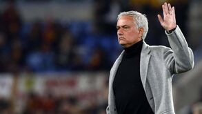 Mourinho explica ausência da Champions: «Fui 'eliminado' por alguém que percebe pouco de futebol»