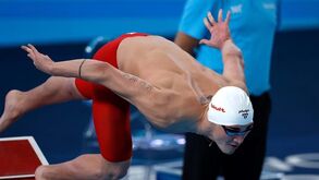 Diogo Ribeiro segue para as meias-finais dos 100 metros mariposa no Mundial
