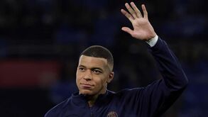PSG pensa em alternativas a Mbappé: lista com muitos craques e um deles é português