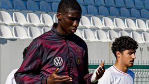 Benfica tem promessa do Hamburgo na mira: 'Bild' avança interesse em Karim Coulibaly