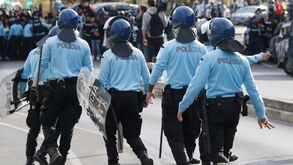 A violência no futebol: «Uso de armas, pistolas, barra de ferro... até cobra»