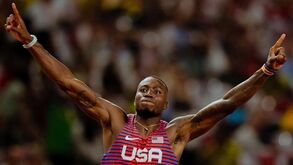 Grant Holloway melhorou o seu recorde do mundo dos 60 metros barreiras