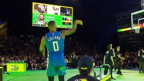 Pontaria afinada: Damian Lillard vence concurso dos 3 pontos no All Star da NBA