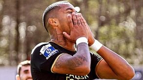 Ac. Viseu-Oliveirense, 2-2: Viseenses reduzidos a dez chegam ao empate ao cair do pano 