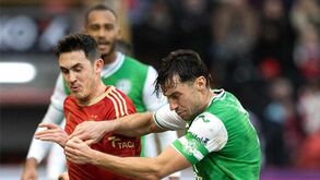 Federação escocesa de futebol reconhece erro do VAR no Hibernian-Aberdeen e pede desculpa