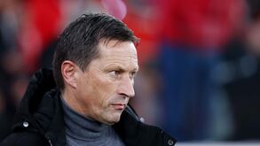 Carragher e o próximo treinador do Liverpool: «Também já ouvi falar de Roger Schmidt...»