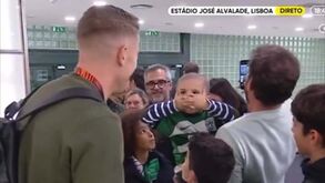 Criança imita celebração de Viktor Gyökeres e deixa avançado 'derretido'