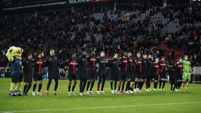 Bayer Leverkusen bate Mainz pela margem mínima e faz história no futebol alemão