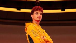 Lando Norris e a vaga de Hamilton na Mercedes: «Não me arrependo de ter renovado com a McLaren»