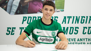 Flávio Gonçalves assina contrato profissional com o Sporting