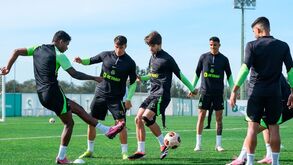 Mário Jorge já escolheu alternativas a Inácio e Trincão no dérbi: Quaresma e Edwards são os favoritos