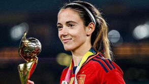Aitana Bonmatí critica gestão do futebol feminino em Espanha: «Não está ao nível que merecemos»