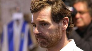 PSP apreende carro, mota e telemóvel em operação que deteve agressores de porteiro de Villas-Boas