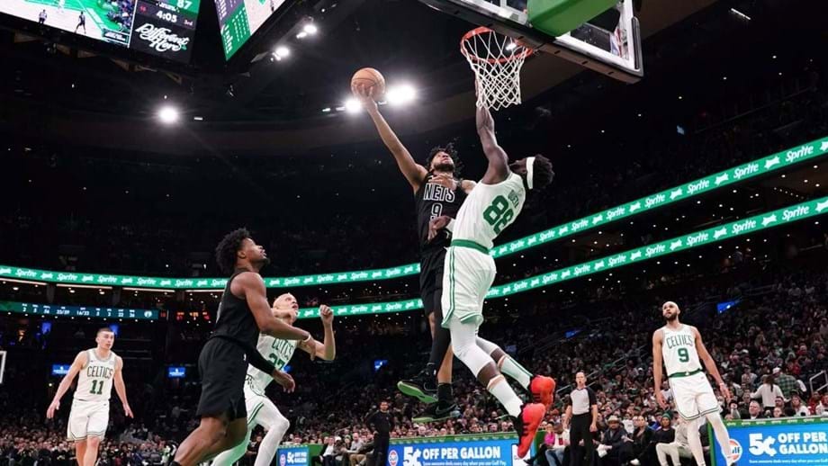 Neemias soma 8 pontos na esmagadora vitória dos Celtics na NBA