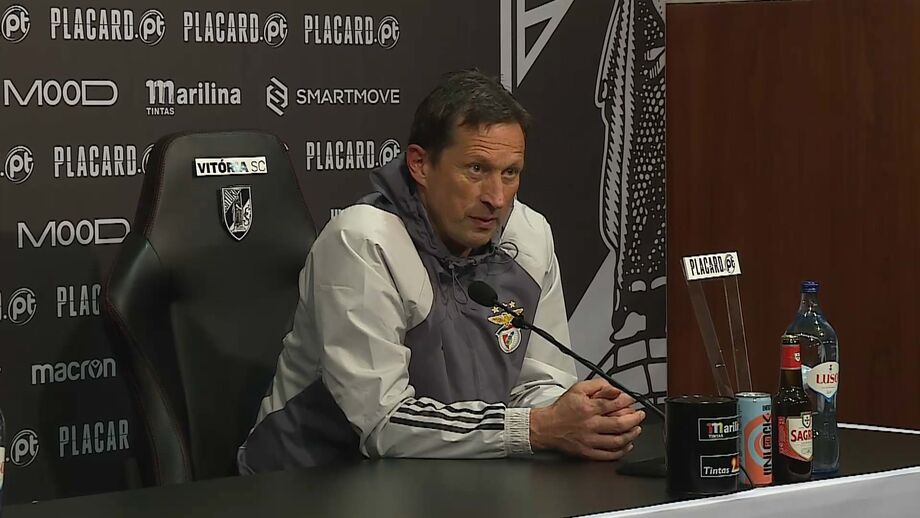 Treinador do Benfica revela por que motivo a equipa inicial das águias para o duelo em Guimarães não contou com um avançado puro