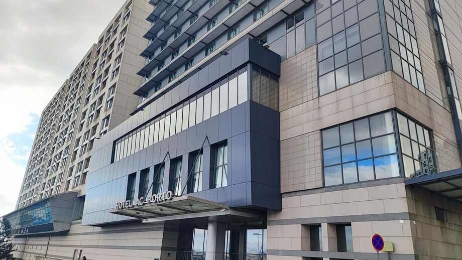 Hotel onde o jovem foi encontrado