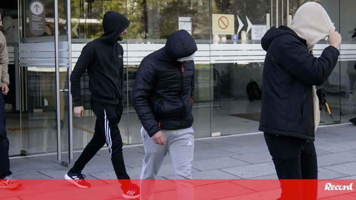 Agressões, perfis de redes sociais, roubo de bilhetes e códigos: a revelação da investigação no julgamento dos casuals