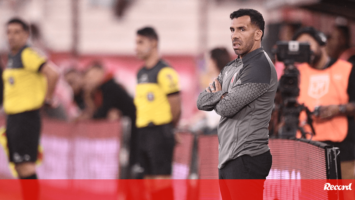 Tévez 'explode' após empate do Independiente: «É como um ladrão que vem à tua casa, diz que te vai roubar e rouba mesmo»