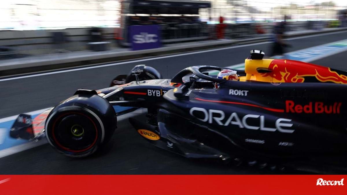 Verstappen volta a dizer presente e lidera primeira sessão de treinos na Arábia Saudita