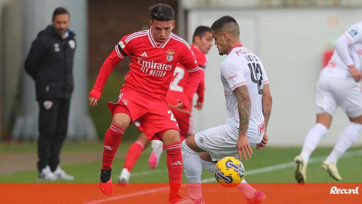 Benfica B-Santa Clara, 0-1 : Les Aigles Perdent Face Au Leader Lors Des ...