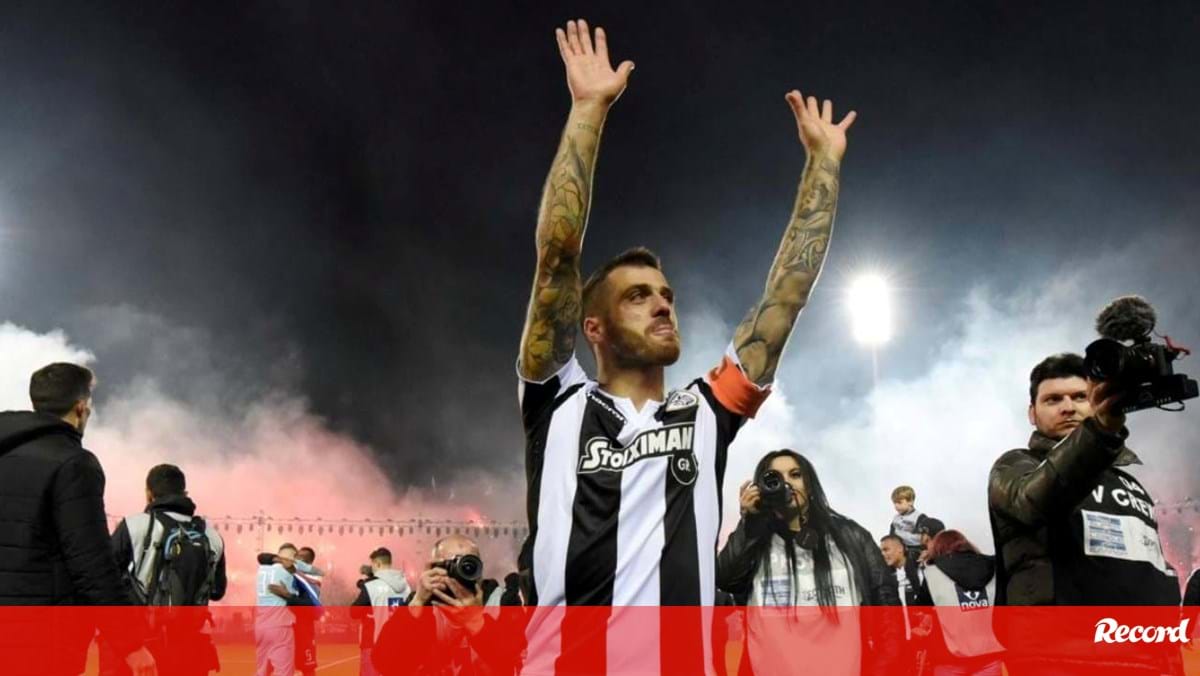 Vieirinha a Record: «Não consigo chegar ao Pepe. Talvez seja o meu último ano»