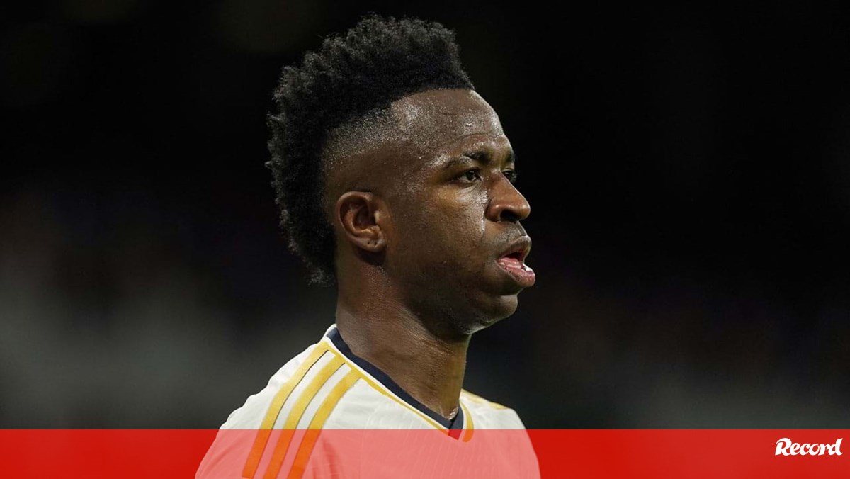 Vinícius Jr lamenta novo caso de racismo e apela à UEFA: «Até nos jogos em que não estou presente...»