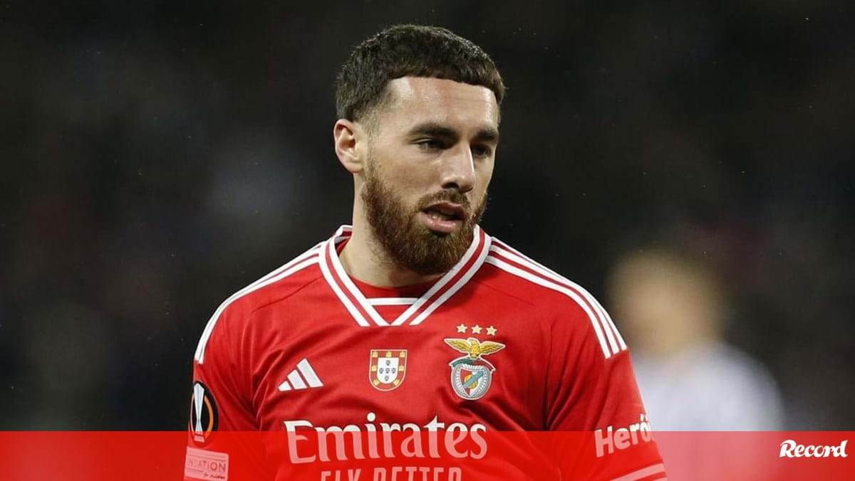 Kökçü desiludido com o Benfica: «Nunca senti que me deram a devida importância. Nem o treinador»